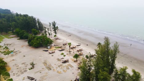 costa del mar de bangladesh aldeas de pesca barcos para la reparación playa de mar natural