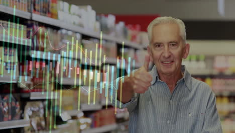 animación de datos del mercado de valores sobre el hombre sonriente en el pasillo de la tienda de comestibles