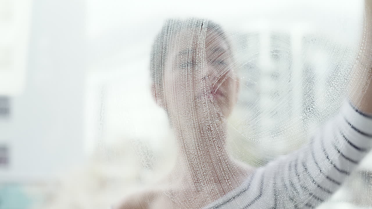 유리는 최대한  ⁇ 게 유지되어야 합니다.