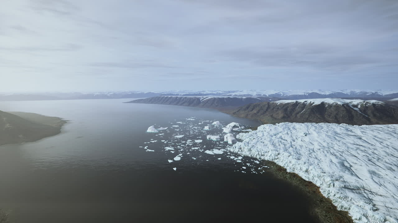 빙산 과 산 들 이 있는 빙하 호수 의 공중 사진