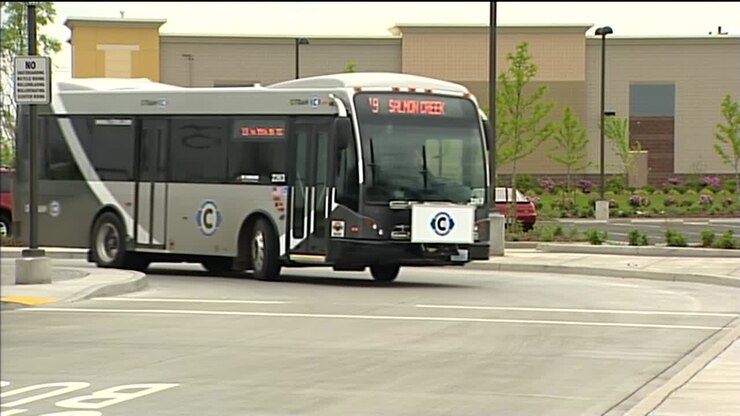 C-TRAN BUS PULLING INTO STOP