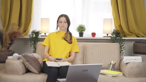 estudiante abandonada.