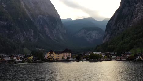 Aerial-view-of-austrian-mountain-village-Hallstatt-and-Hallstatter-lake