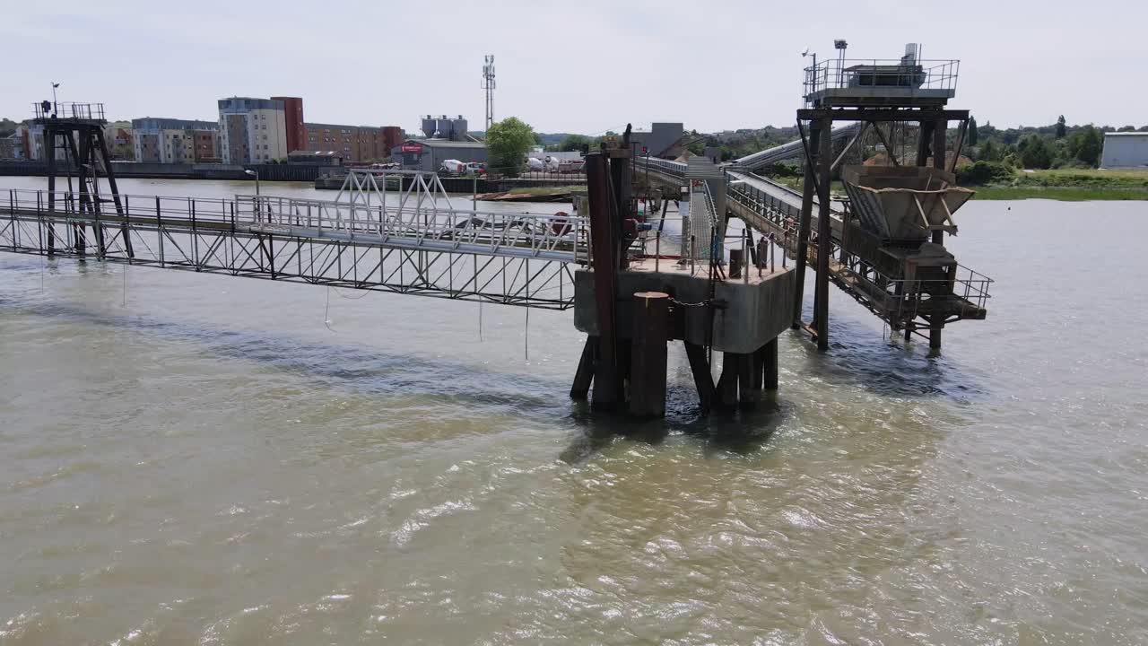 산업용 콘크리트 생산 시설 기계, 공중