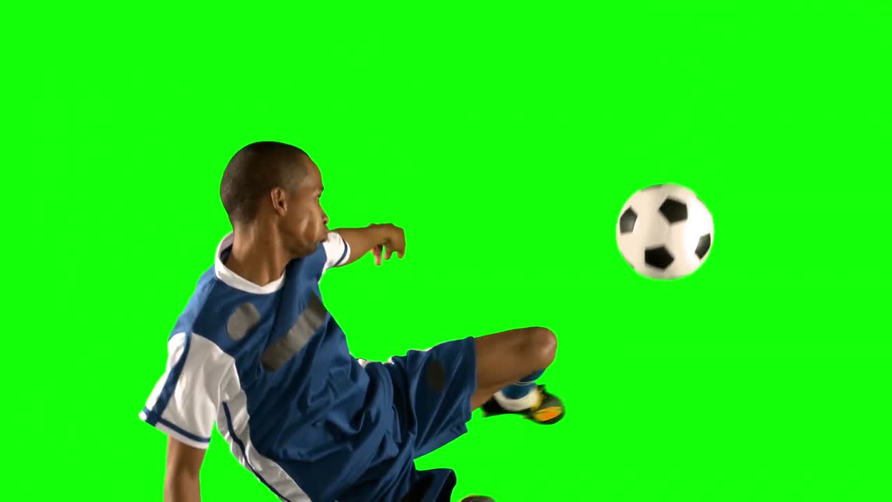 Calciatore calciare la palla
