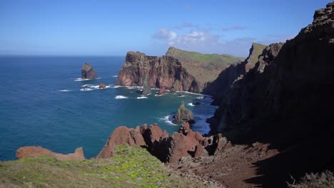 Beautiful-mountain-landscape-into-the-Atlantic-ocean-with-green-cliffs