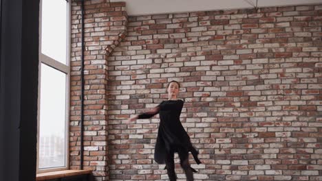 bailarina de ballet en un estudio