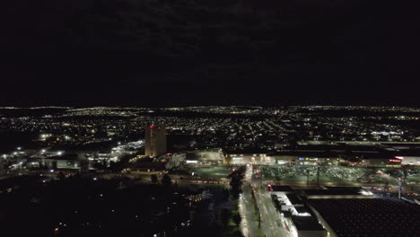 scenery-of-a-shopping-mall-at-night