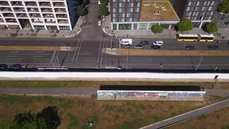 muro de berlín verano muro de la ciudad río fronterizo