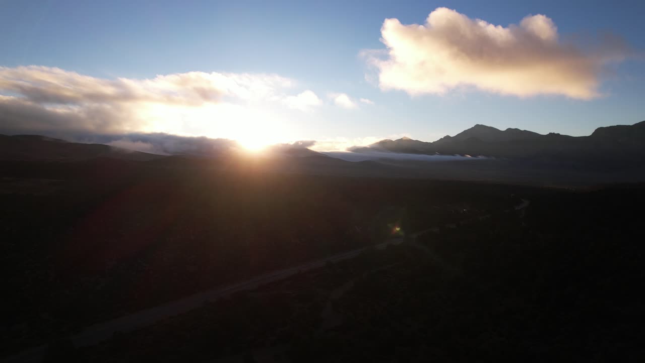 lapso de tiempo de la formación de roca roja en las vegas durante la puesta de sol, lapso de tiempo de la famosa atracción turística en california usa