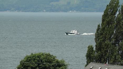 El-Barco-Piloto-Del-Río-Columbia-En-El-Río-Columbia-Se-Dirigió-De-Regreso-Al-Muelle