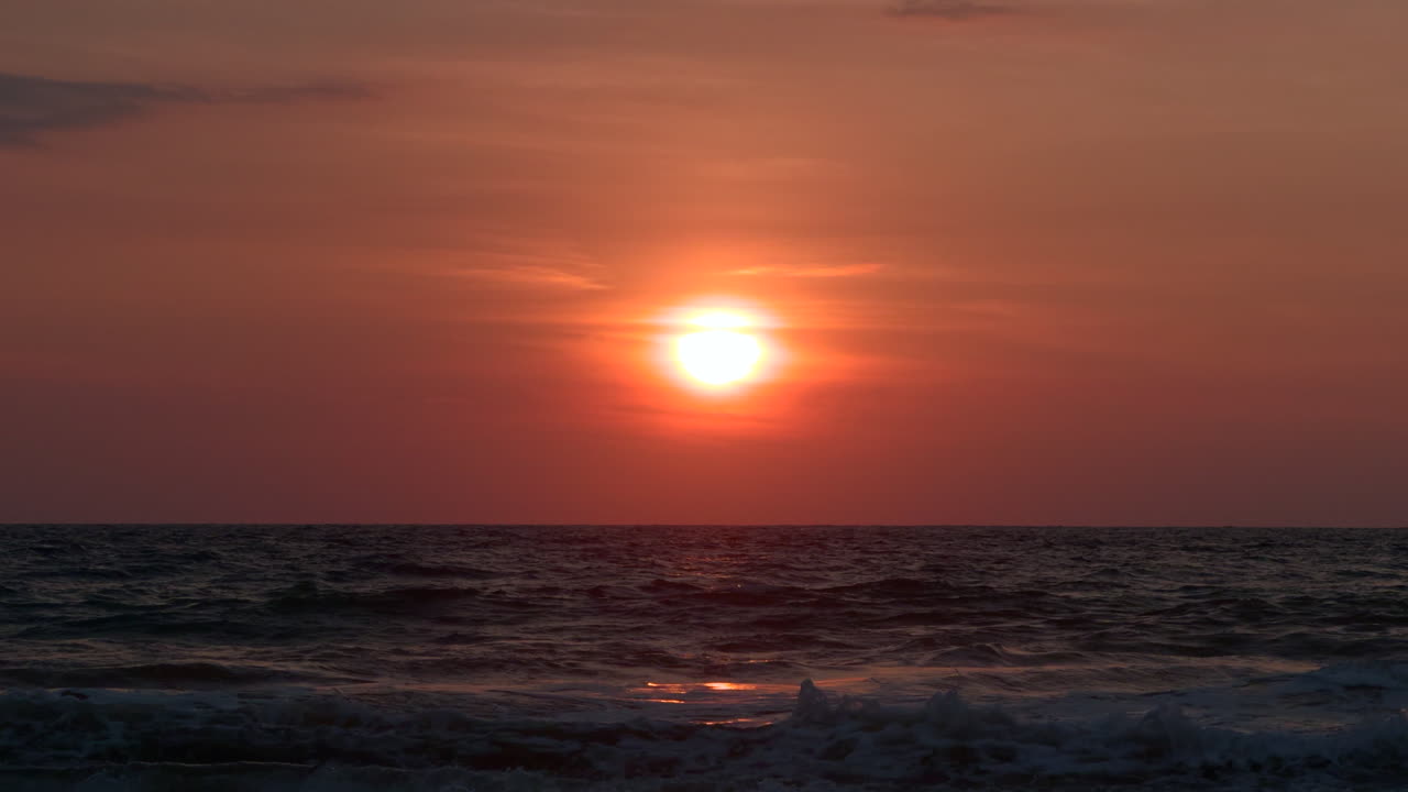Solnedgang over havet