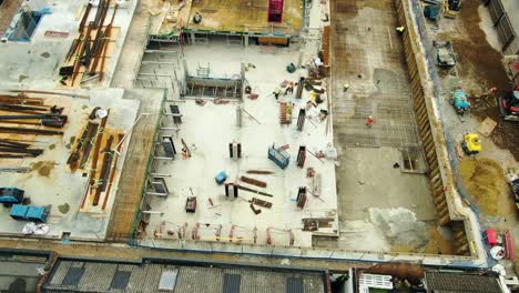 toma de drone de edificio en construcción