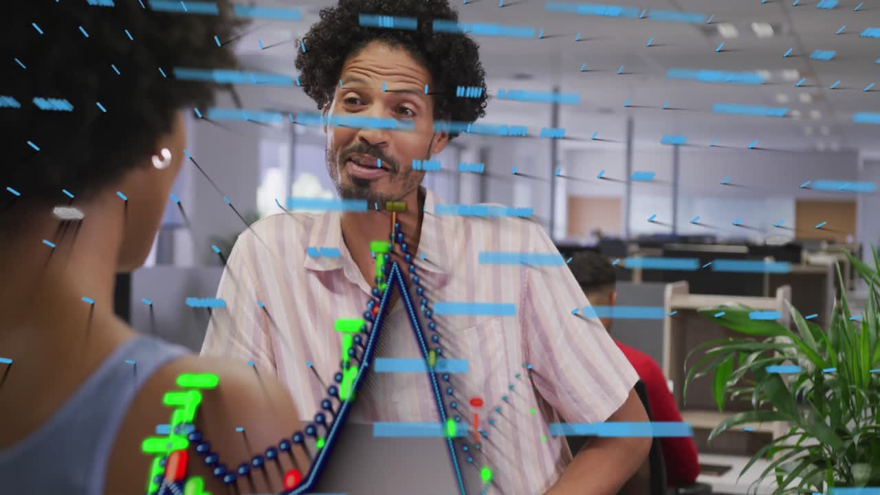 animación del procesamiento de datos sobre diversas personas de negocios en la oficina