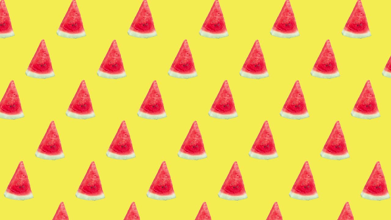 노란색 배경에 많은 은 익은 수박 조각이 애니메이션으로 된 완벽한 패턴, 현실적인 3d 음식, 복사 공간을 가진 광고 개념