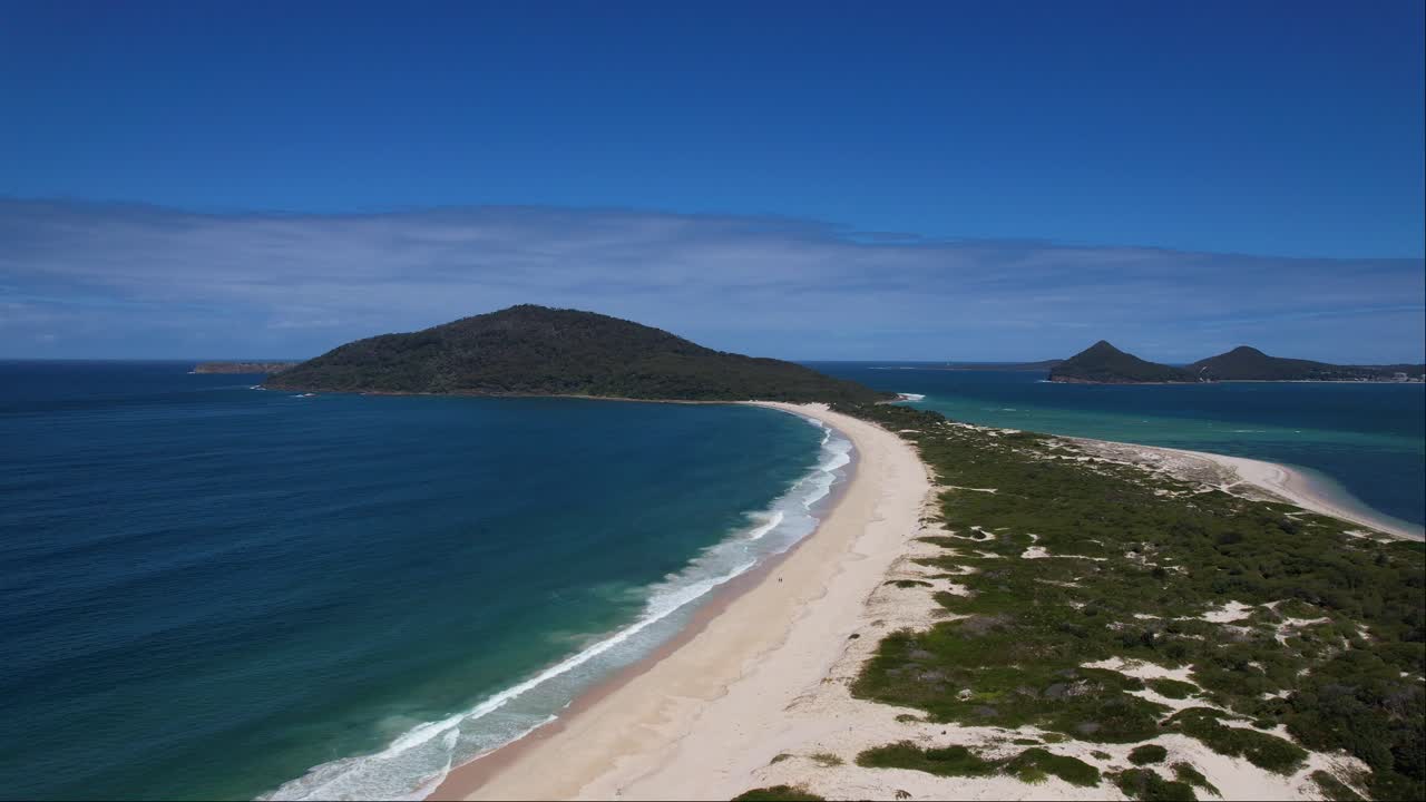 Turquoise Seascape Of Mungo Beach In New South Wales, Australia - drone shot