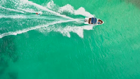 Wakeboarding-in-the-Maldives