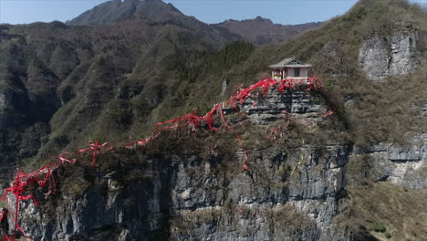 El-Templo-Del-Dios-De-La-Montaña-En-La-Cima-De-La-Montaña