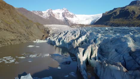vista panorámica del glaciar svinafellsjokul en el sureste de islandia