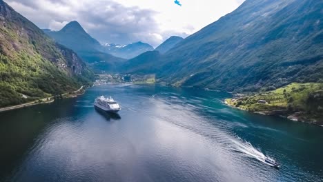 Cruise-Liners-On-Geiranger-fjord,-Norway