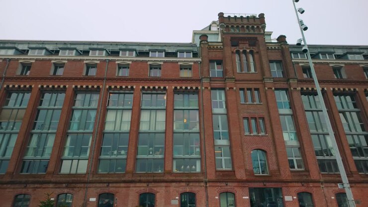 Facciata dell'edificio per uffici industriale ristrutturato Korthals Altes ad Amsterdam