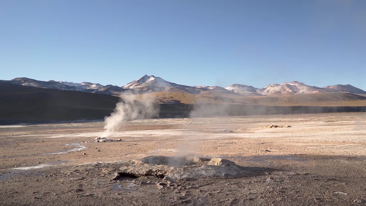 géiseres el tatio en el desierto de atacama en chile, américa del sur