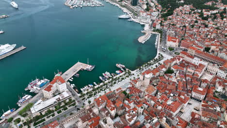 Aufnahmen,-Die-über-Der-Altstadt-Von-Split-In-Kroatien-Fliegen