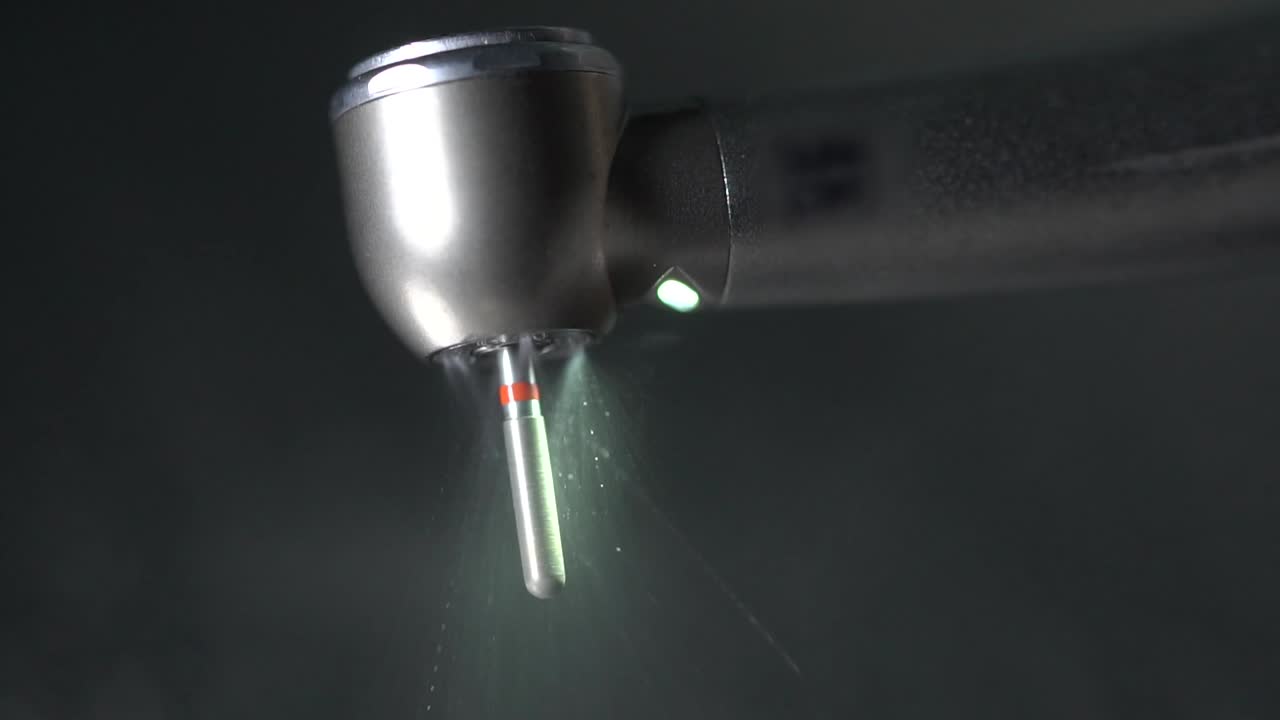 Dental Turbine with Water Spray