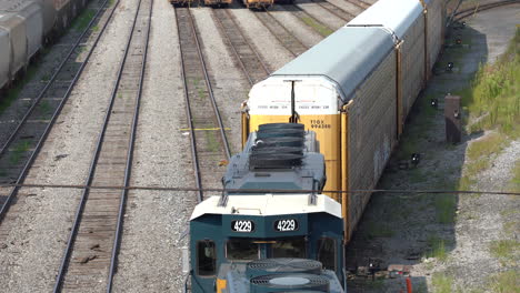 Buffalo,-New-York---August-28,-2021:-Trains-sitting-in-the-rail-yard-switching-station-in-Buffalo,-New-York