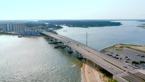 Vuelo-De-Drones-Hacia-El-Este-Hacia-El-Puente-Lesner-En-Virginia-Beach-Virginia