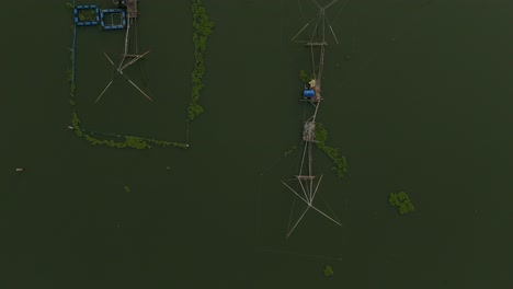 las redes de pesca chinas o cheena vala son un tipo de red de elevación estacionaria vista superior, en kumbalangi, chellanam, ernakulam, el propio país de dios, lugares turísticos de kerala