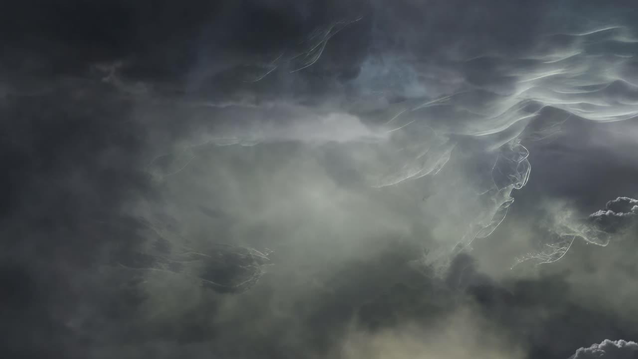 relámpago ferozmente en una tormenta 4k