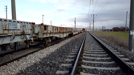 antiguo tren de carga y ferrocarril