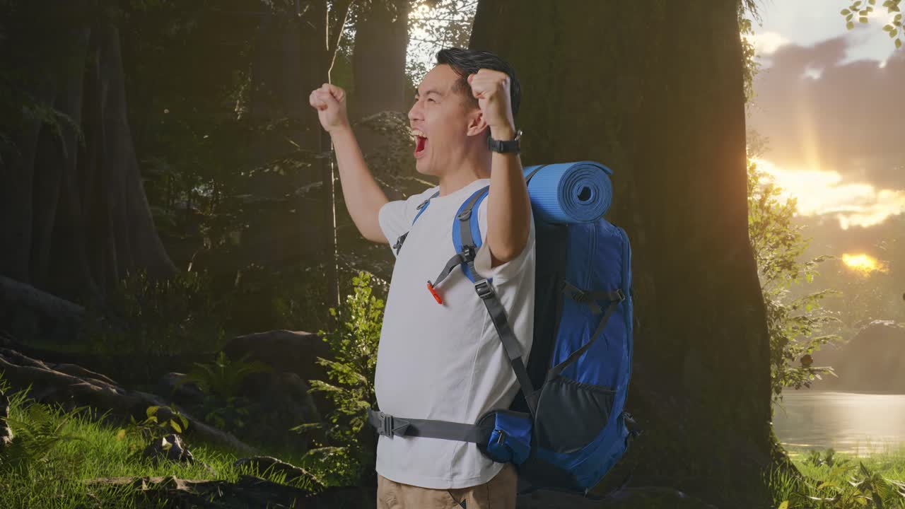 숲 속 의 행복 한 산책자