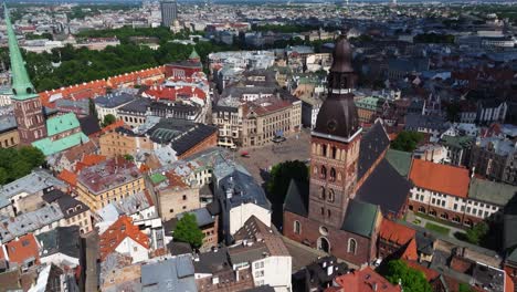 Beautiful-Aerial-View-Above-Riga-Old-Town,-Riga-Cathedral,-Dome-Square