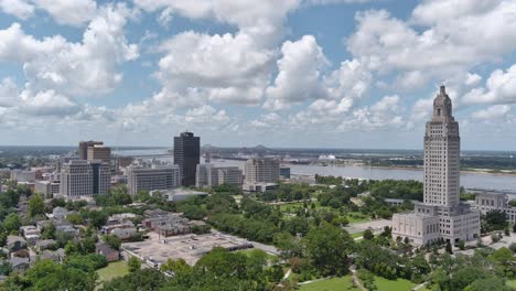 Aerial-of-Louisiana-State-Capital-building-and-surrounding-area-in-Baton-Rouge,-Louisiana