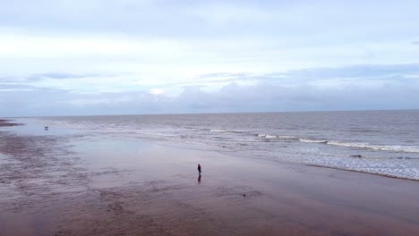 Playa-De-Mar-Vacía-Debido-Al-Bloqueo