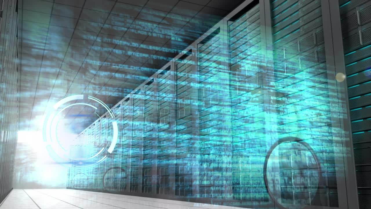 animación del procesamiento de datos y mano con lupa sobre la sala del servidor