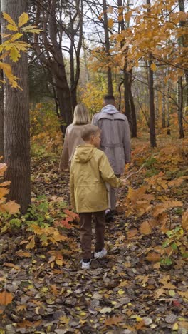 Familie-Auf-Dem-Land