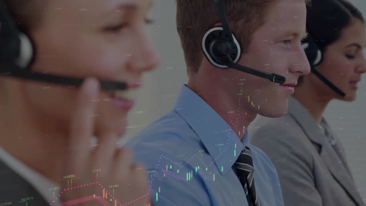 헤드 ⁇ 을 착용한 사업가들에 대한 금융 데이터 처리 애니메이션