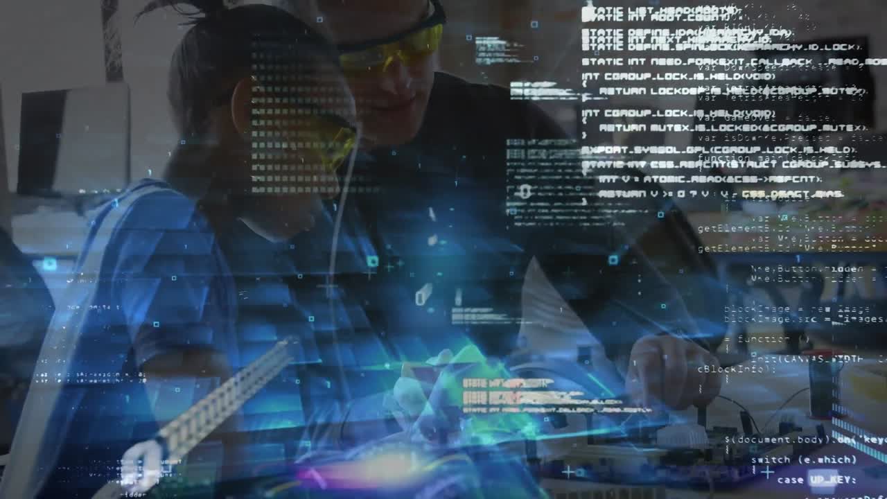 animación del procesamiento de datos sobre diversos ingenieros y ingenieras que trabajan juntos en la fábrica