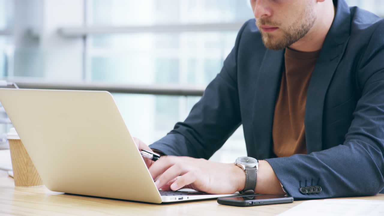 인터넷은 저에게 많은 생각을 하게 해줍니다.