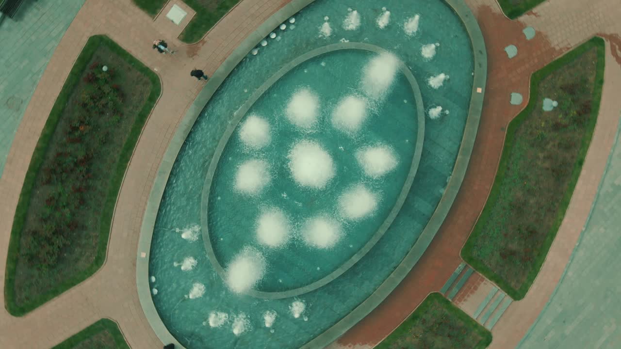 오데사 극장 광장에 있는 고급스러운 분수, 오페라와 발레 극장, 오데사 풍경과 도시 장식