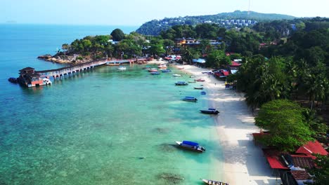 Bahía-De-Playa-Vacía-Por-La-Mañana.