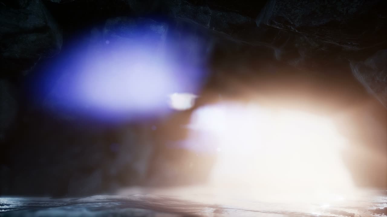 아름다운 신비로운 동굴 안의 4k  ⁇ 빛