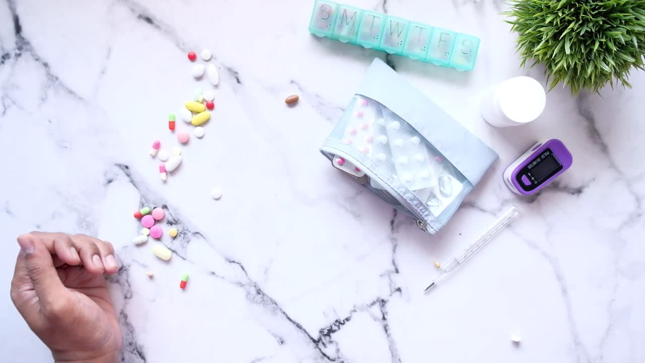 매일 약물 및 건강 감시 공급