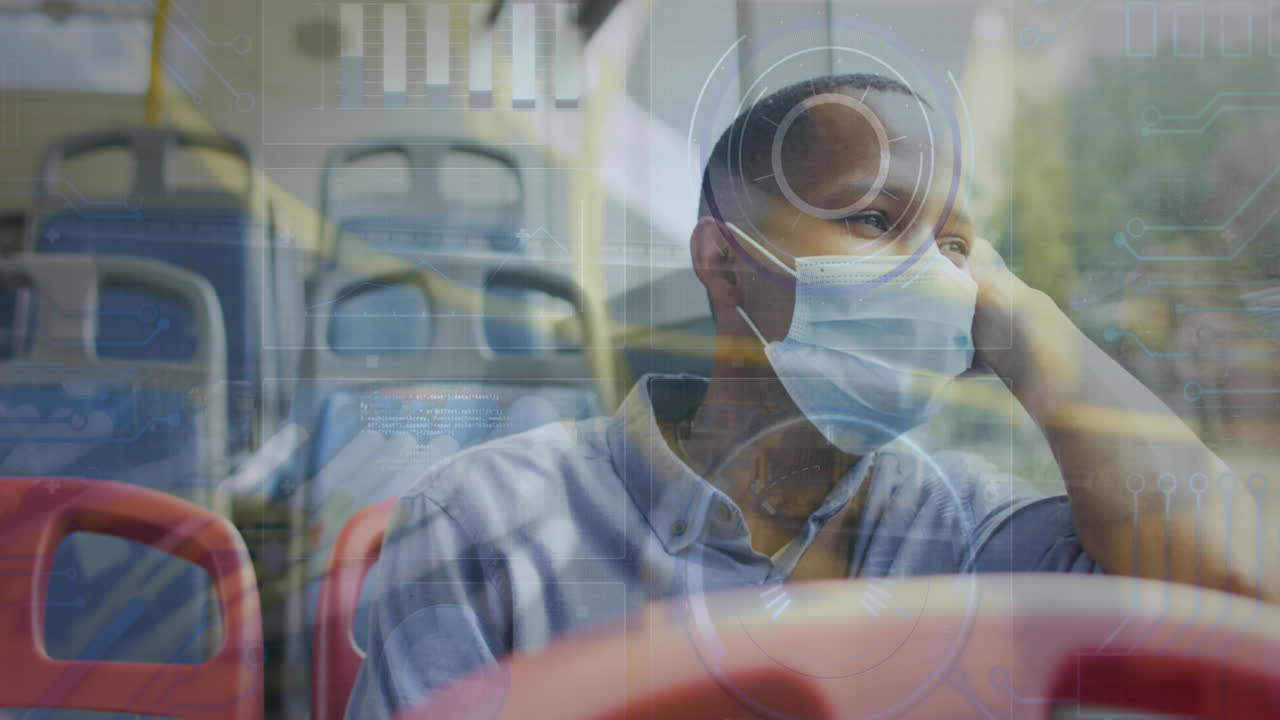 animación de procesamiento de datos sobre hombre afroamericano con máscara facial en el autobús