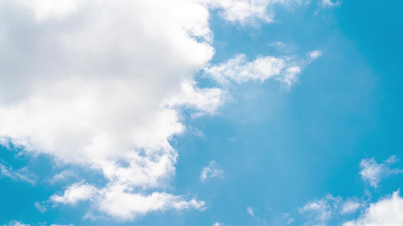 시간 경과 구름 배경으로 아름다운 푸른 하늘