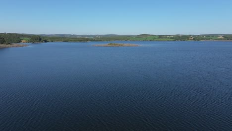 vista panorámica de encoro de vilagudin en la coruña, españa