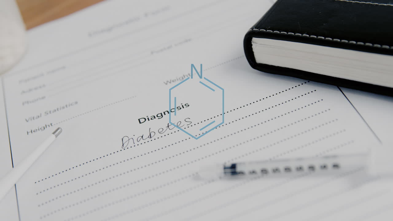 diagrama de estructura de elementos sobre la jeringa y texto de diagnóstico de diabetes en el formulario